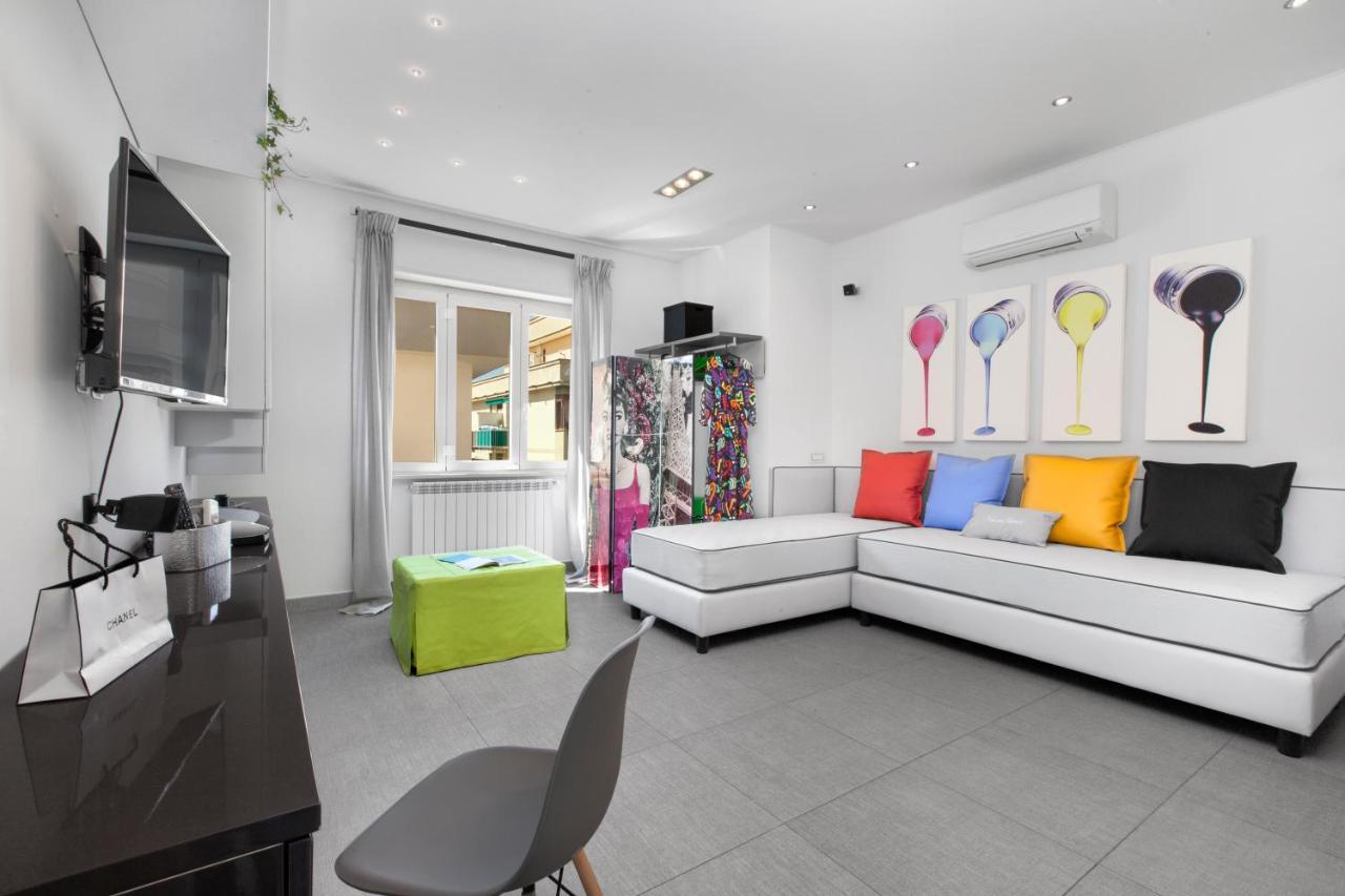 Madame Coco Luxury And Pool Apartment